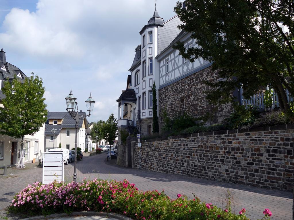 Apartments Im Chateau D'Esprit Хёр-Гренцхаузен Экстерьер фото